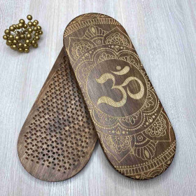 Доска Садху BROWN «Знак Ом» 50/50 Шаг – 10мм